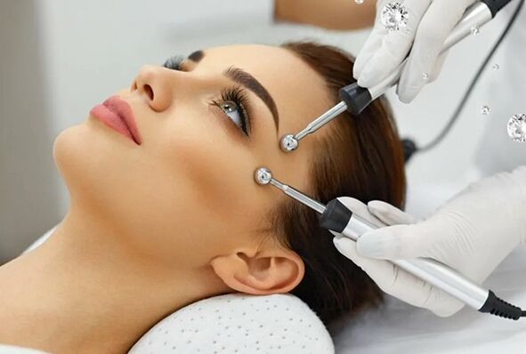 Mikroprúdová terapia - hardvérová metóda omladenia pokožky tváre