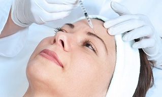 injekcie na omladenie pokožky okolo očí